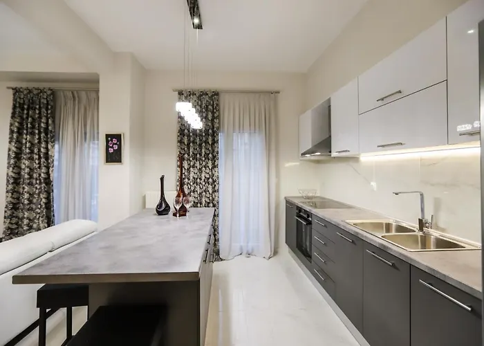 Erythrina #colony_deluxe_suite سالونيك